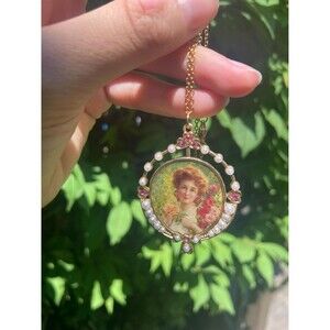 Victorian Style Woman Necklace - Victorian Looking Pendant with Pearls